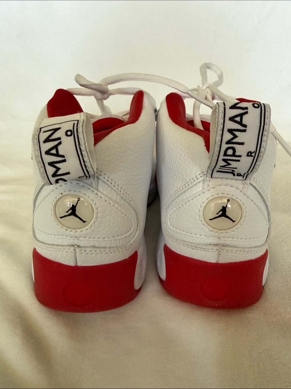Men's Athletic High-Top Shoes in White and Red - Picture 8 of 10